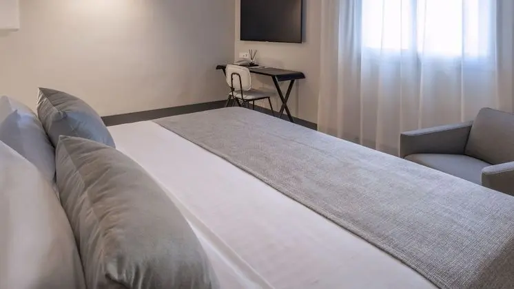 Comfort Tek Büyük veya İki Ayrı Yataklı Oda