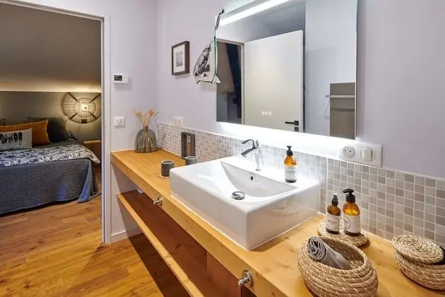 Premium Dört Kişilik Oda, Banyolu/Duşlu, Havuz Manzaralı (HUCHET)