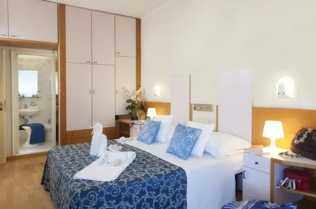 Classic Tek Büyük Yataklı Oda