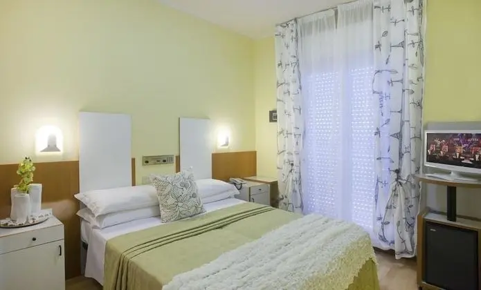 Economy Tek Büyük Yataklı Oda