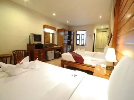 Grand Superior Room