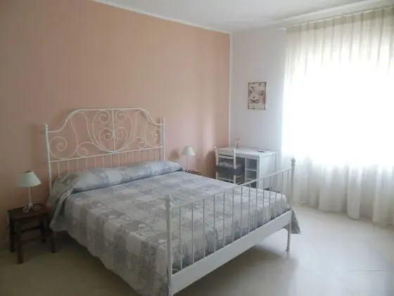 Traditional Tek Büyük Yataklı Oda