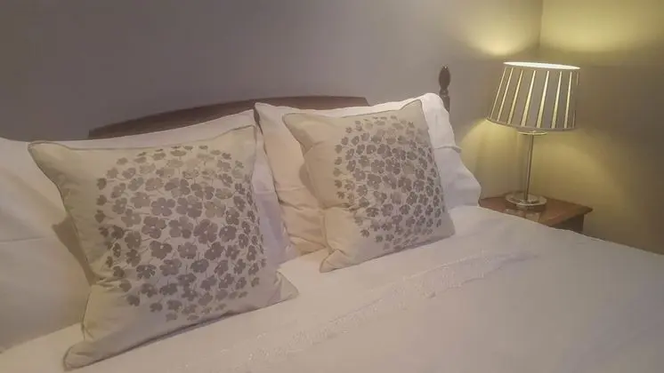 Club Tek Büyük Yataklı Oda, Sigara İçilmez (Louis Armstrong)