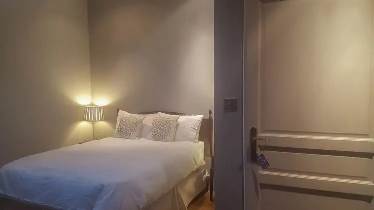 Club Tek Büyük Yataklı Oda, Sigara İçilmez (Louis Armstrong)