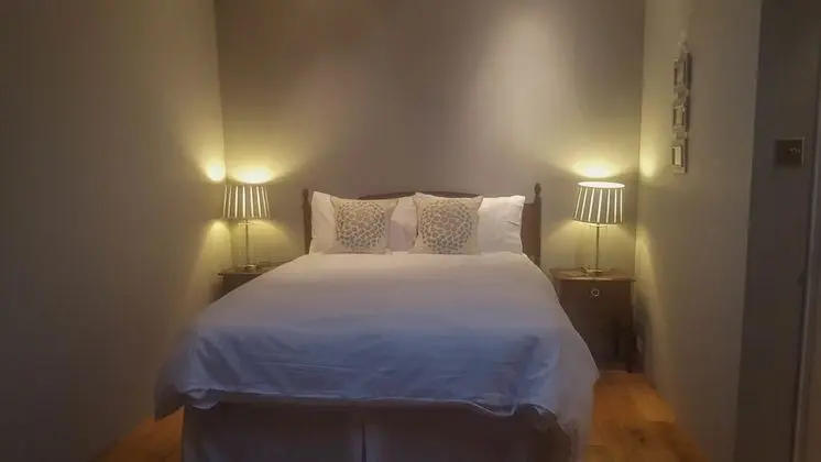 Club Tek Büyük Yataklı Oda, Sigara İçilmez (Louis Armstrong)