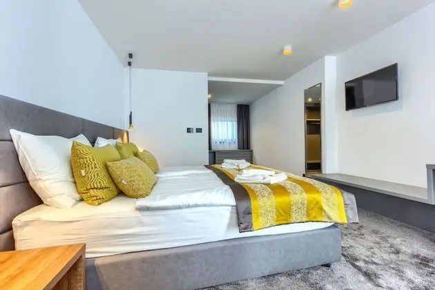 Deluxe Tek Büyük veya İki Ayrı Yataklı Oda