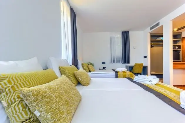 Deluxe Üç Kişilik Oda