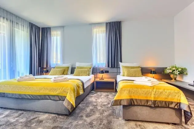 Deluxe Üç Kişilik Oda