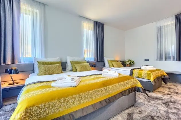 Deluxe Üç Kişilik Oda