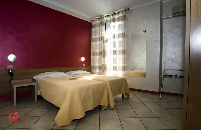 Oda, 2 Tek Kişilik Yatak