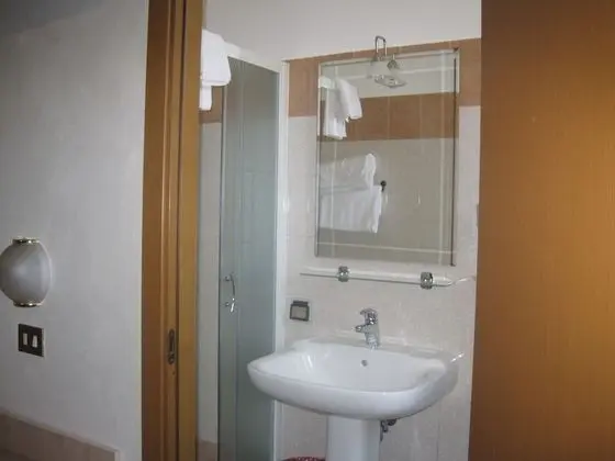 Oda, 2 Tek Kişilik Yatak