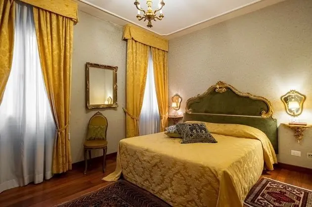 Classic Tek Büyük Yataklı Oda