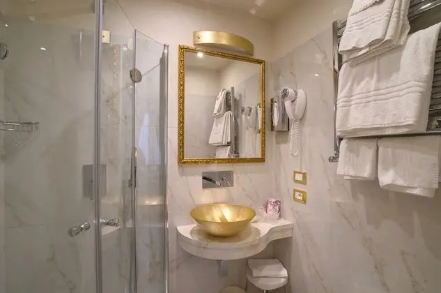 Classic Tek Büyük Yataklı Oda