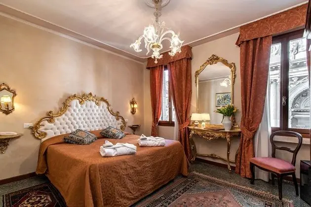 Superior Tek Büyük Yataklı Oda