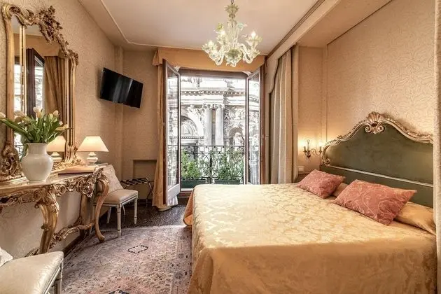 Superior Tek Büyük Yataklı Oda