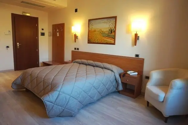 Standard Büyük Yataklı Tek Kişilik Oda