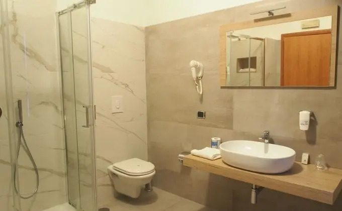 Standard Büyük Yataklı Tek Kişilik Oda