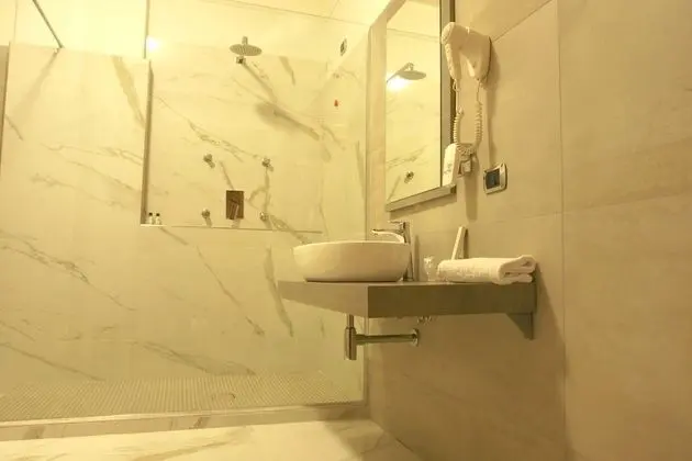 Standard Tek Büyük veya İki Ayrı Yataklı Oda