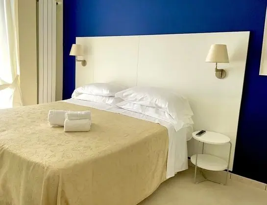 Tek Büyük veya İki Ayrı Yataklı Oda, Kısmi Deniz Manzaralı