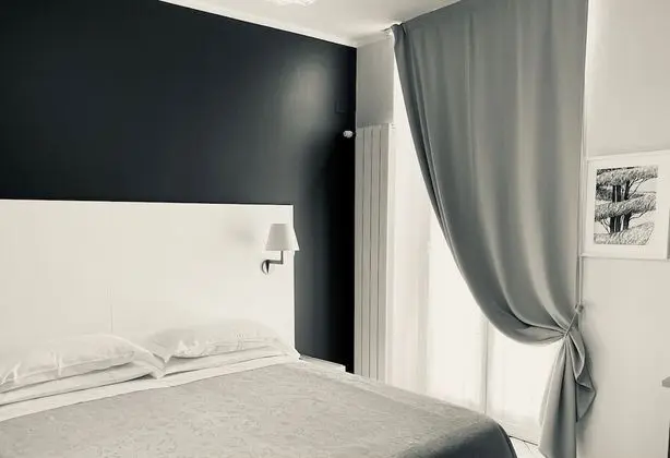 Tek Büyük veya İki Ayrı Yataklı Oda, Kısmi Deniz Manzaralı