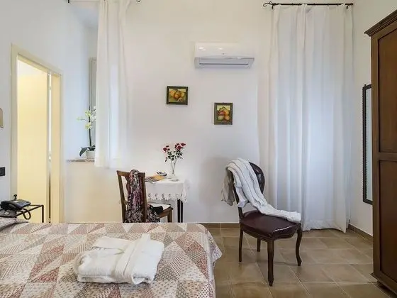 Economy Tek Büyük Yataklı Oda, Avlu Manzaralı