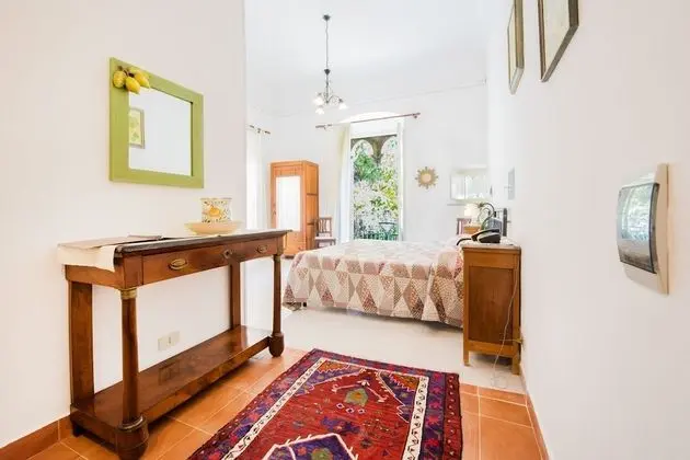 Economy Tek Büyük Yataklı Oda, Avlu Manzaralı