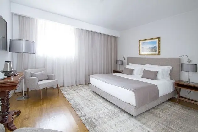 Traditional Tek Büyük Yataklı Oda