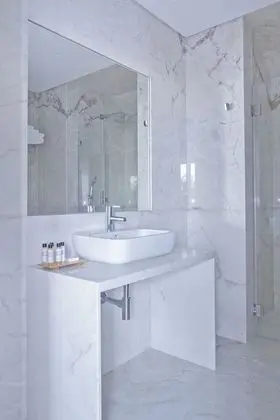 Traditional Tek Büyük Yataklı Oda