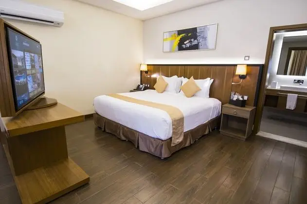 Deluxe Oda, 1 Büyük (Queen) Boy Yatak