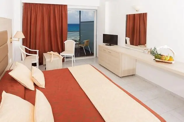 Standard Tek Büyük veya İki Ayrı Yataklı Oda, Deniz Manzaralı