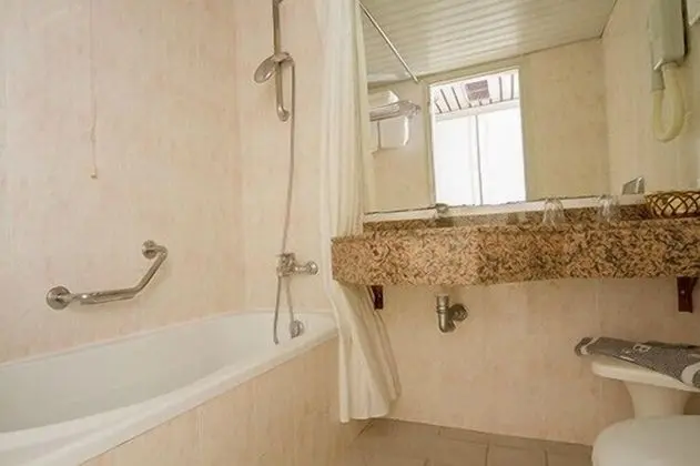 Standard Tek Büyük veya İki Ayrı Yataklı Oda, Kısmi Deniz Manzaralı