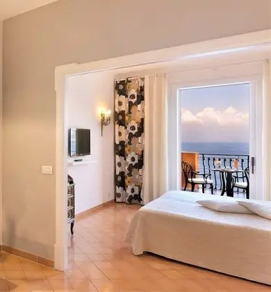 Deluxe Tek Büyük Yataklı Oda, Balkon, Deniz Manzaralı