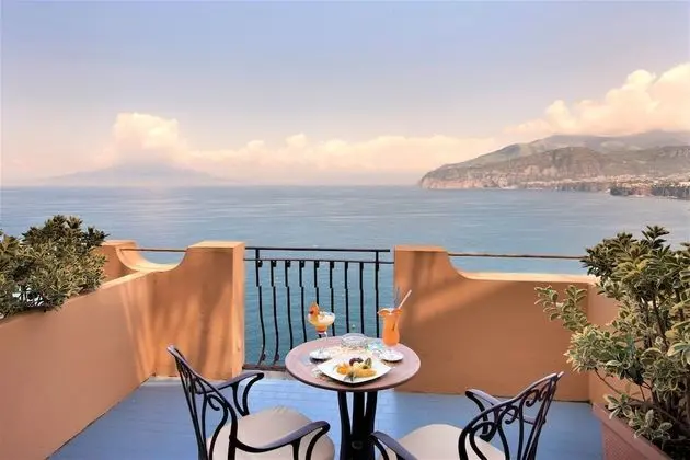Deluxe Tek Büyük Yataklı Oda, Balkon, Deniz Manzaralı