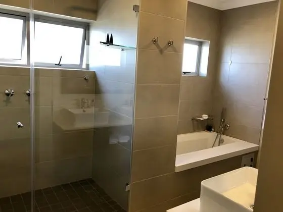 Deluxe King 2 Sleeper Bath & Shower