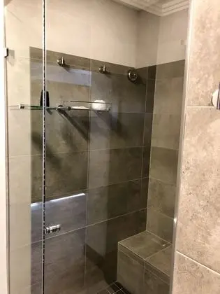 Deluxe King Side View 2 Sleeper Shower