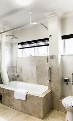 King Side View 4 Sleeper Bath & Shower