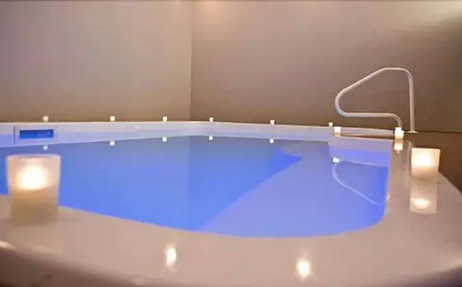 Royal Pool Suite