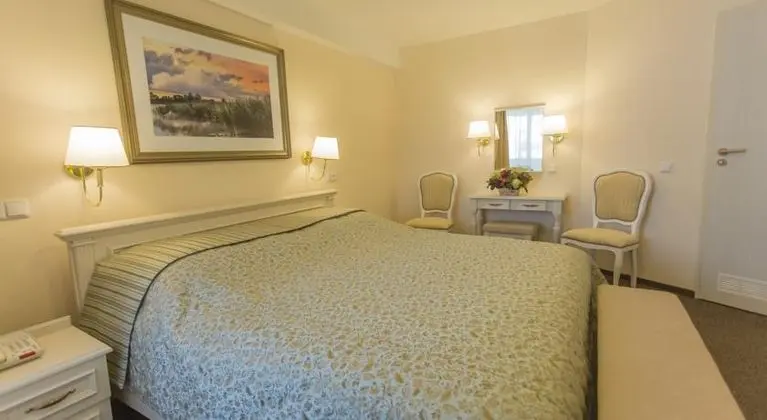 1 Çift ​​kişilik Yatak King Size Bed
