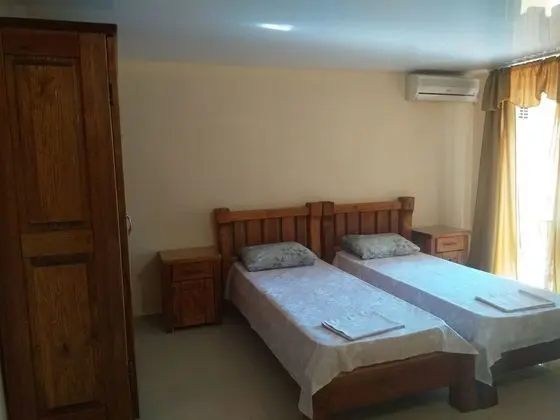 Deluxe Tek Büyük Yataklı Oda, Havuz Manzaralı