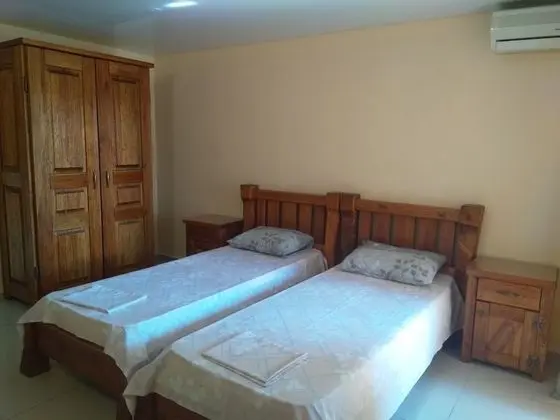 Deluxe Tek Büyük Yataklı Oda, Havuz Manzaralı