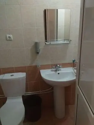 Deluxe Tek Büyük Yataklı Oda, Havuz Manzaralı