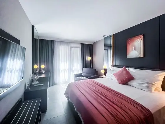 Deluxe Tek Büyük Yataklı Oda