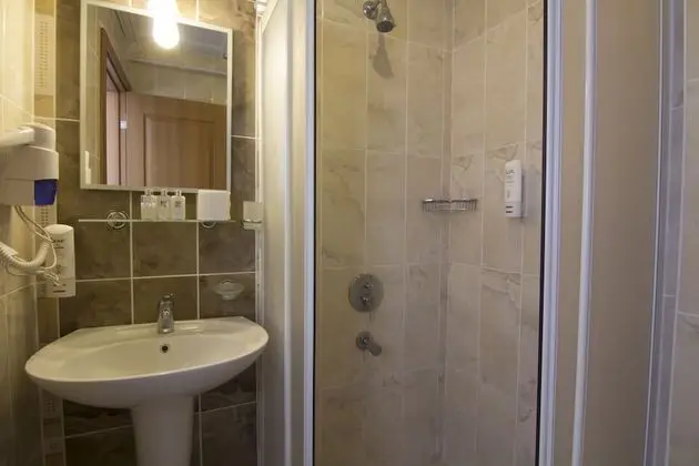 Standard Üç Kişilik Oda