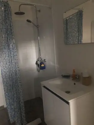 Chambre, 1 lit Queen avec douche intégrée