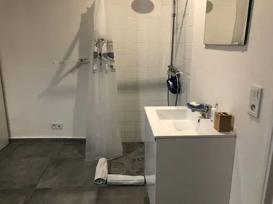 Chambre, 1 lit Queen avec douche intégrée