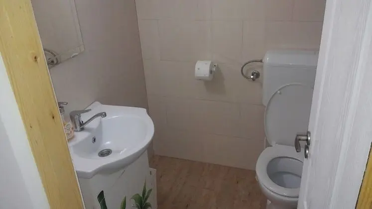 Family Dört Kişilik Oda, Birden Çok Yatak, Özel Banyo, Avlu Manzaralı