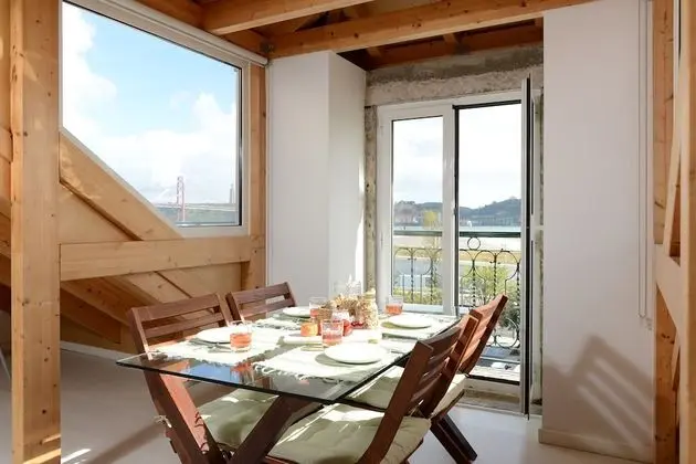 Apart Daire, 2 Yatak Odası, Nehir Manzaralı