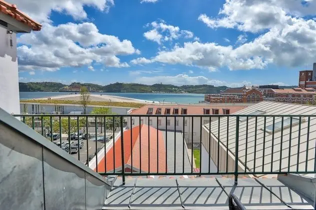 Apart Daire, 2 Yatak Odası, Nehir Manzaralı