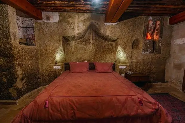 Jakuzili Deluxe Oda, Jakuzili
