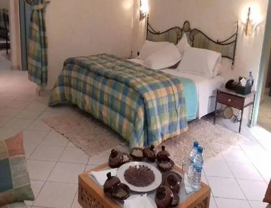 Süit, 1 En Büyük (King) Boy Yatak, Havuz Manzaralı